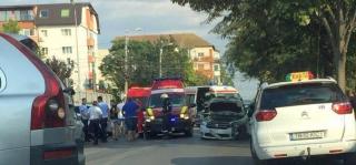 Grav accident rutier, la Timişoara. Un şofer de taxi şi clientul său, în stare gravă la spital