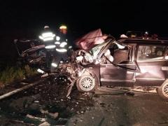 Accident şocant pe DN7, lângă Nădlac. Un tânăr de 26 de ani e în comă, după un impact frontal între două maşini