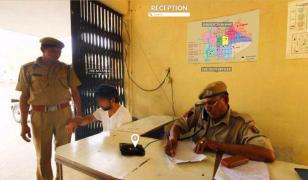 Un bărbat din India şi-a decapitat soţia şi i-a dus capul într-o pungă la secţia de Poliţie