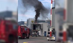 Incendiu la Aeroportul Otopeni. O pasarelă a unui terminal a fost cuprinsă de flăcări