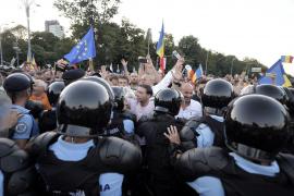 Violente intre protestatari si jandarmi in timpul mitingului "Protestul Diasporei"