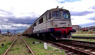 Condamnată la închisoare după ce s-a aruncat în faţa unui tren împreună cu fiul de 5 ani