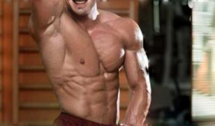 Un culturist din Turda a fost lovit de iubită cu sticla în cap