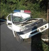 Poliţist din Constanţa, în stare gravă la spital după ce a intrat cu maşina într-un copac. Agentul era în timpul serviciului