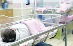 O gravidă obeză din Bârlad, refuzată de cinci spitale pe motiv că rupe masa de operaţie