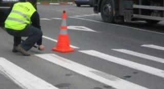 Fetiţă de 10 ani spulberată pe trecere, de un TIR, în Prahova. Copilul a murit pe loc