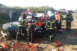Accident grav la Albina, în Brăila. Două maşini s-au ciocnit frontal, imagini teribile după impact