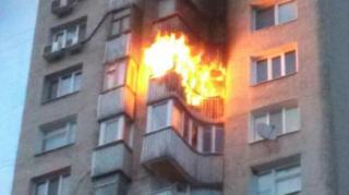 Incendiu puternic într-un bloc din București. O bătrână a murit arsă de vie
