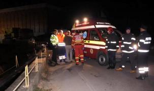 Un băiat de 16 ani a murit înecat la Curtea de Argeş. S-a aruncat în lac, sătul să mai fie certat de sora lui mai mare