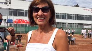 Carmen Iohannis şi-a dus elevii la un antrenament de tenis. Imagini inedite cu soţia preşedintelui