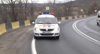 Un copil de 12 ani a fost prins în timp ce conducea o maşină în Botoşani