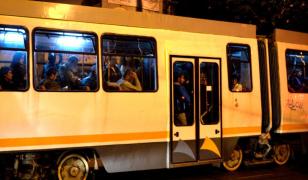 Un elev din Iaşi a dat cu spray lacrimogen într-un tramvai plin cu călători