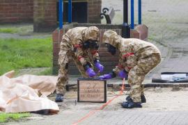 Specialişti în substanţe chimice verifică la casa lui Serghei Skripal