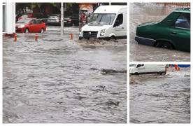 Rupere de nori în Tulcea. Şuvoaiele de apă au inundat oraşul (Video)