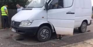 Copii spulberaţi de dubă la Iaşi