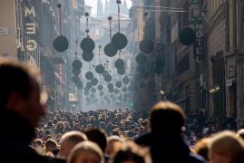 Orasul Florența, din Italia, interzice mâncatul pe stradă