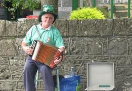 Un român de 63 de ani a fost condamnat la închisoare în Danemarca, pentru că a cântat la acordeon pe o terasă