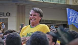 Favoritul alegerilor prezidenţiale din Brazilia, înjunghiat în timpul unei manifestaţii de campanie