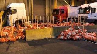 Un şofer român de TIR, arestat în Anglia. Droguri de 27 de milioane de lire în containerul de pe camionul lui
