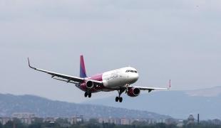 Avion Wizz Air în zbor