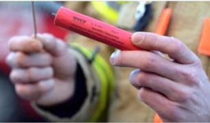 Un român din Italia riscă să-și piardă vederea după ce i-a explodat în față o petardă, în noaptea de Revelion