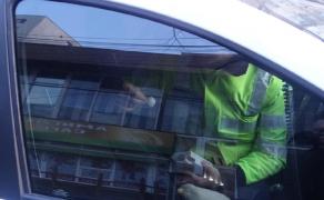 Şoferul i-a înjurat pe poliţişti