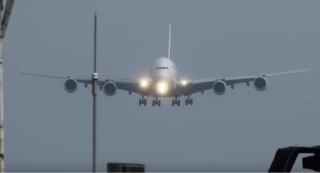 Airbus A380, aterizare cu turbulențe