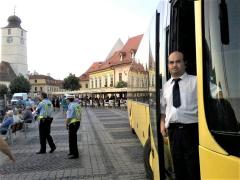 S-a angajat ca spălător şi a ajuns şoferul anului. Iulian a obţinut totul prin muncă şi respect