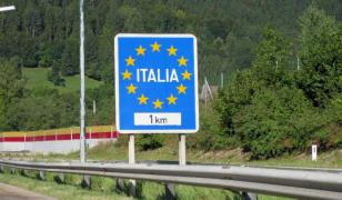 Un român plecat în Italia a renunţat la cetăţenie