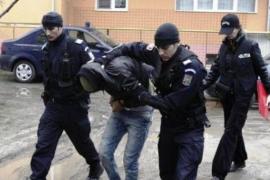 Tânăr din Bucureşti reţinut de poliţişti pentru abuzul unei fetiţe de 2 ani