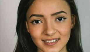 Eva, o româncă adoptată la naștere, își caută părinții din România