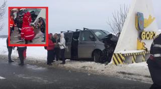 Fetiță de 10 ani rănită în accidentul de la Polovragi, adusă cu elicopterul la Bucureşti