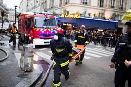 Explozia de la Paris, nou bilanţ al victimelor. Trupul unei tinere găsit printre dărâmături