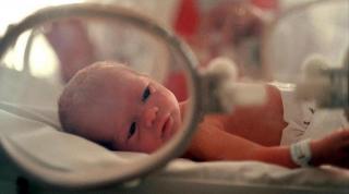 Italian naiv, păcălit de o mămică româncă să-i dea 50.000 de euro. Cum l-a stors fata de bani pe tânărul din Vicenza