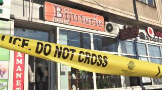 Jaf la o bijuterie din centrul Ploieștiului. Hoţul a fugit cu 1 kilogram de aur