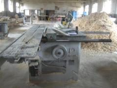 Angajata unei fabrici de mobilă din Botoșani și-a tăiat o mână, în loc să taie lemnul pentru mobilă