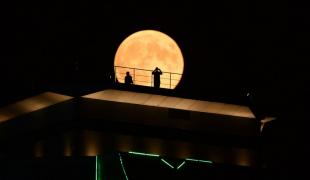 Eclipsă totală de lună 2019