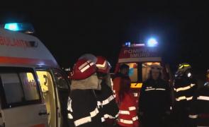 Pompieri SMURD la intervenție la un accident