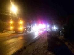 Microbuz cu 16 persoane spulberat de TIR, în Arad. Sunt mai multe victime, traficul este blocat pe DN7