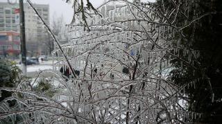 ANM a actualizat prognoza specială pentru Bucureşti. Ploaie îngheţată şi polei, până mâine