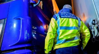 Şofer român de TIR beat la volan