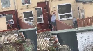 Doi vecini din Marea Britanie s-au luat la ceartă de la primele ore ale dimineţii