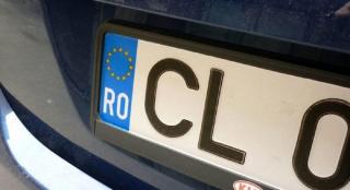 Un şofer român din Ravenna a rămas pieton, circulând cu numere de România. Carabinerii i-au confiscat maşina şi l-au amendat