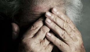 Bătrână de 88 de ani, bătută de un român, în Italia, chiar în noaptea de Anul Nou. Bărbatul era angajat să o îngrijească