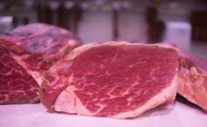 Carne de vită de la animale bolnave din Polonia, descoperită într-un depozit din Ilfov