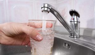 Bucureștenii, avertizati sa nu bea apa de la robinet