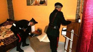 Interlop român din Roma părăsit de iubită, găsit în ştreang. Căutând biletul de adio, carabinerii au dat peste altceva