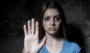 Poliţiştii au emis 150 de ordine de protecţie în numai 10 zile în cazurile de violenţă domestică