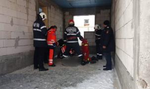 Bărbaţi găsiţi inconştienţi într-un subsol din Constanţa