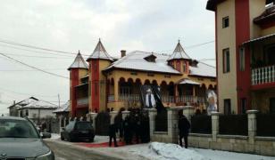 Înmormântare ilegală cu confetti aruncate dintr-un avion la Gilău